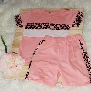 NEW! 2-PIECE SHORT SET
